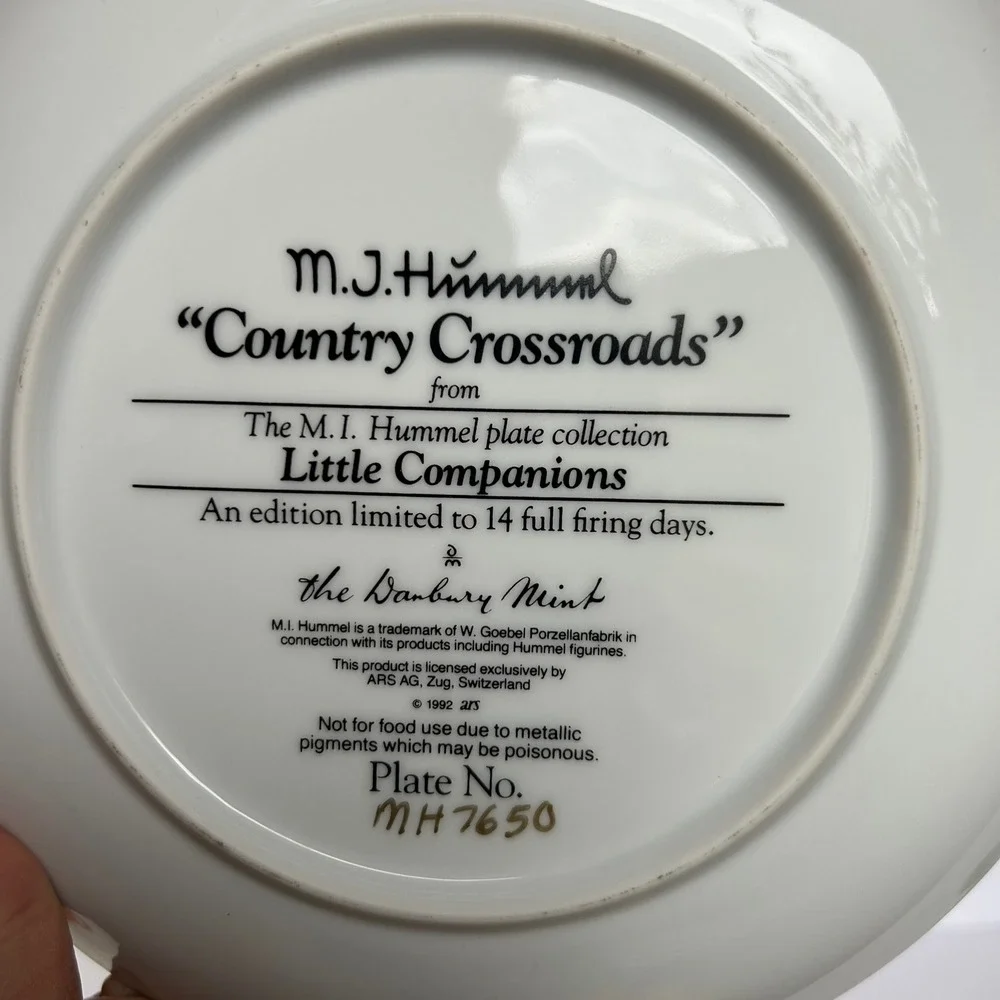 M.I. Hummel Country Crossroads Danbury Mint Plate‎ Little Companions